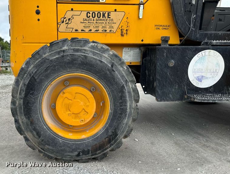 image for item EM2160 2006 JCB 930 forklift