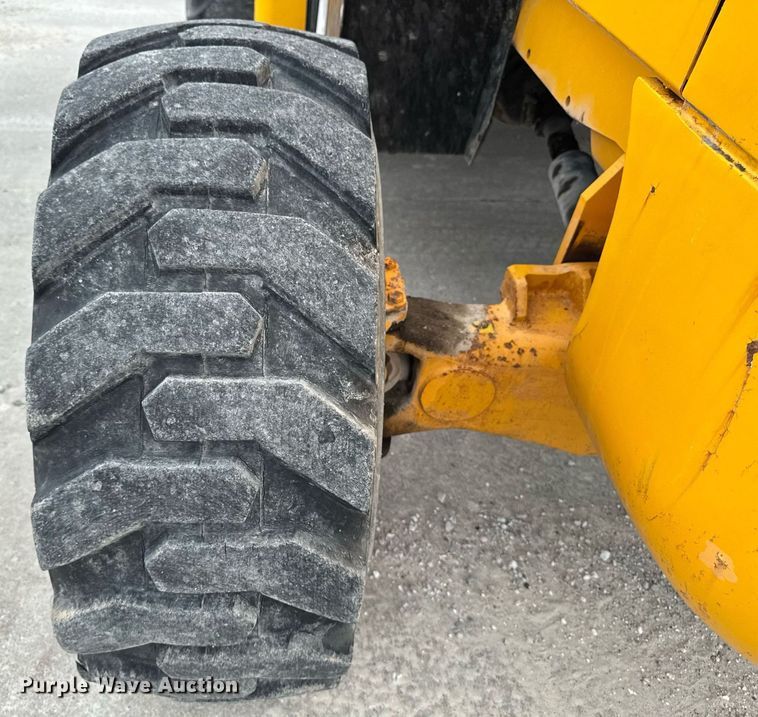 image for item EM2160 2006 JCB 930 forklift