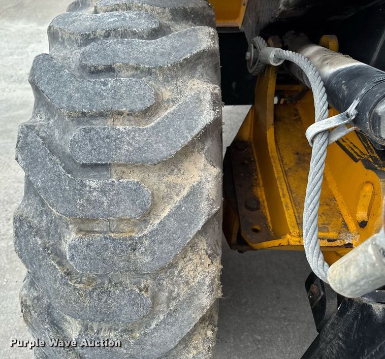 image for item EM2160 2006 JCB 930 forklift