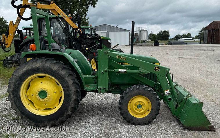 image for item EM2164 1997 John Deere 1070 MFWD tractor