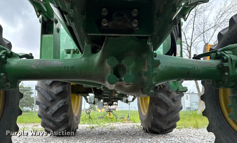 image for item EM2164 1997 John Deere 1070 MFWD tractor