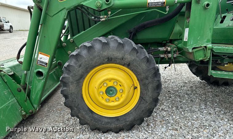 image for item EM2164 1997 John Deere 1070 MFWD tractor
