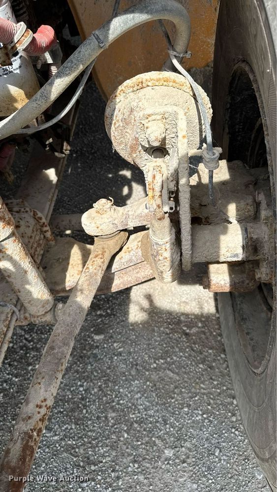 image for item EM2176 2010 Thomas B2 bus chasis school bus