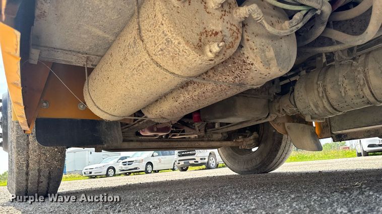 image for item EM2176 2010 Thomas B2 bus chasis school bus