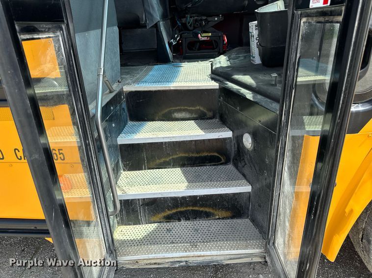 image for item EM2176 2010 Thomas B2 bus chasis school bus