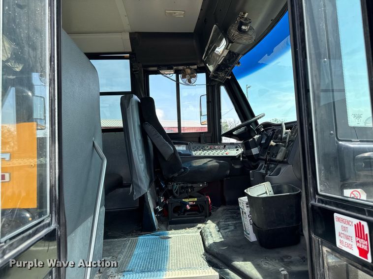 image for item EM2176 2010 Thomas B2 bus chasis school bus