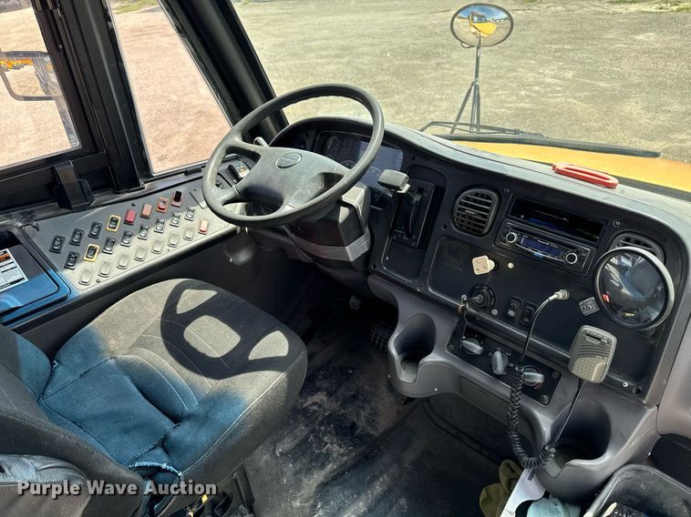 image for item EM2176 2010 Thomas B2 bus chasis school bus