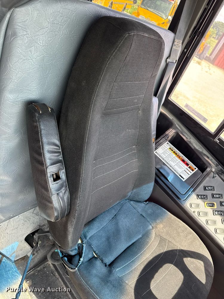 image for item EM2176 2010 Thomas B2 bus chasis school bus