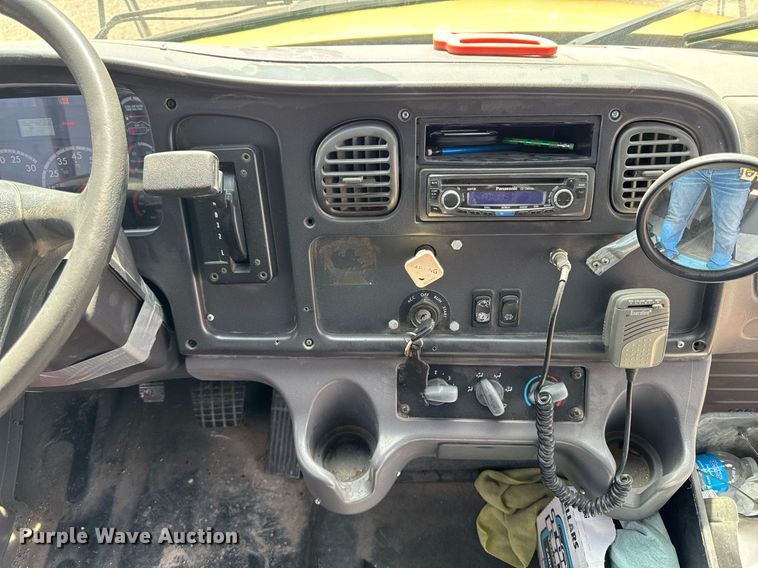 image for item EM2176 2010 Thomas B2 bus chasis school bus