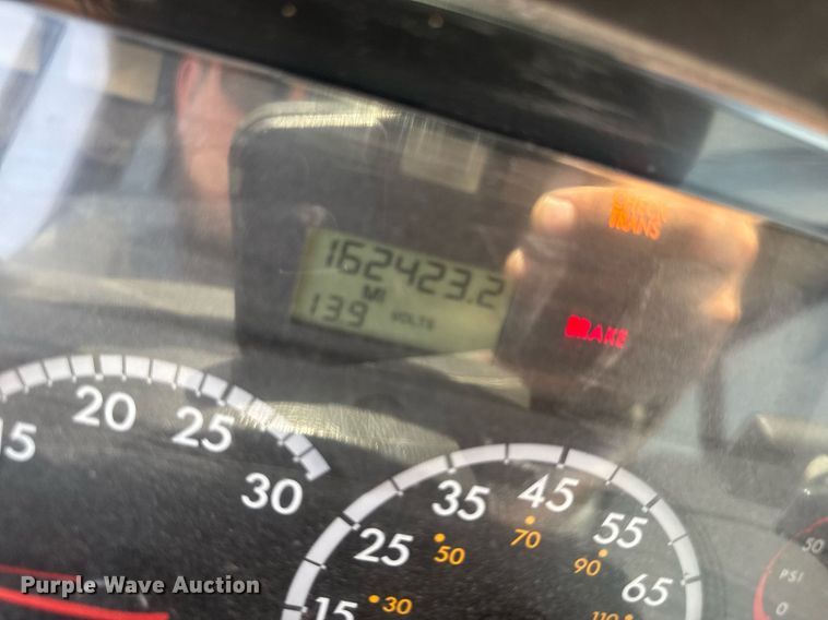 image for item EM2176 2010 Thomas B2 bus chasis school bus