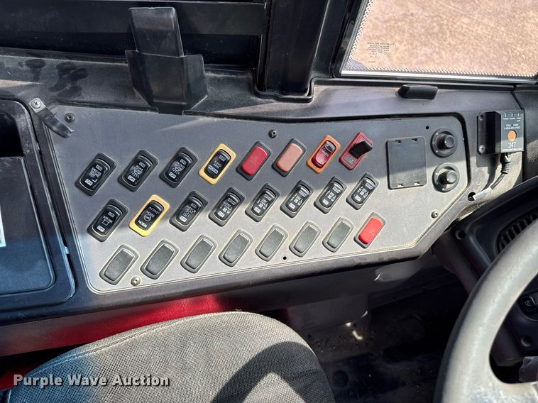 image for item EM2176 2010 Thomas B2 bus chasis school bus