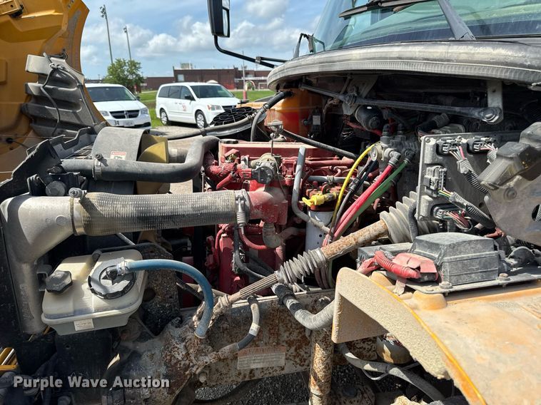 image for item EM2176 2010 Thomas B2 bus chasis school bus