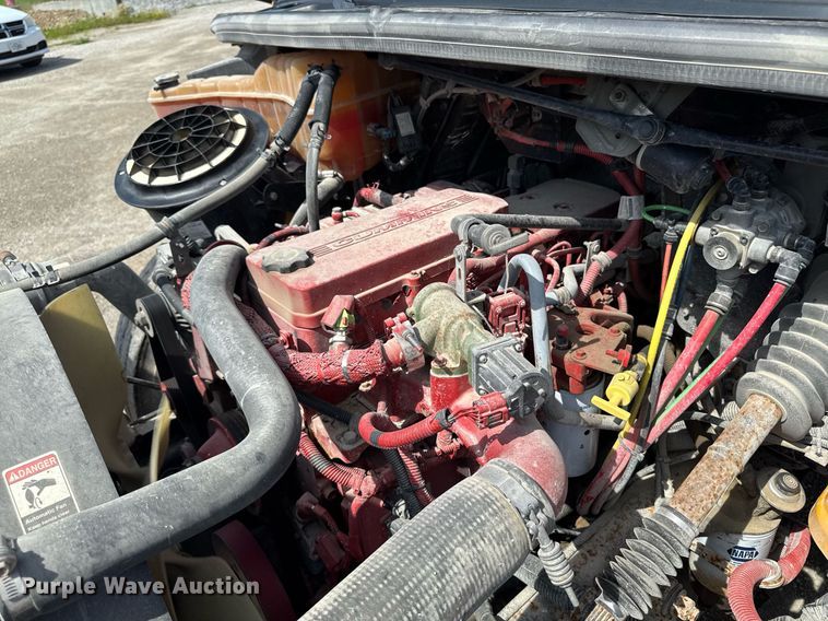 image for item EM2176 2010 Thomas B2 bus chasis school bus