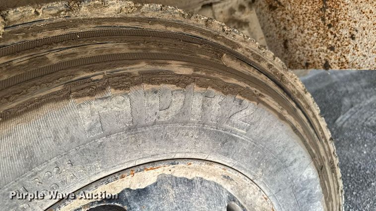 image for item EM2176 2010 Thomas B2 bus chasis school bus