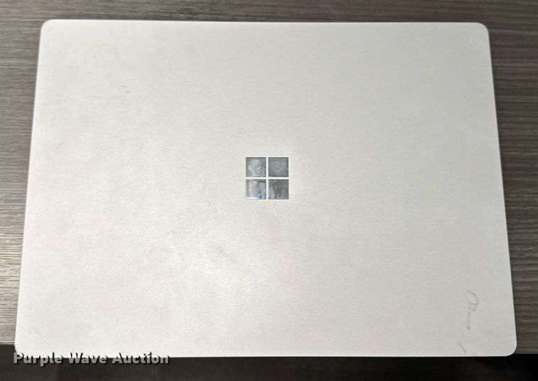 image for item EM3799 (10) Microsoft 1868 Surface laptops
