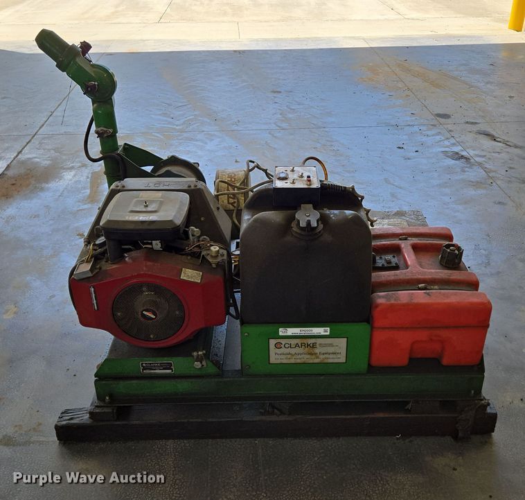 image for item EN2020 Clarke Grizzly turf 