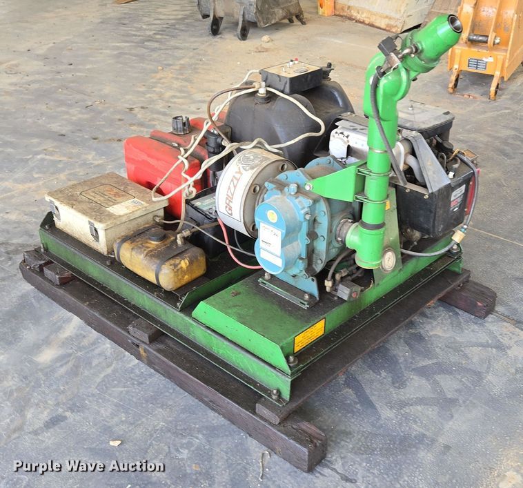 image for item EN2020 Clarke Grizzly turf 