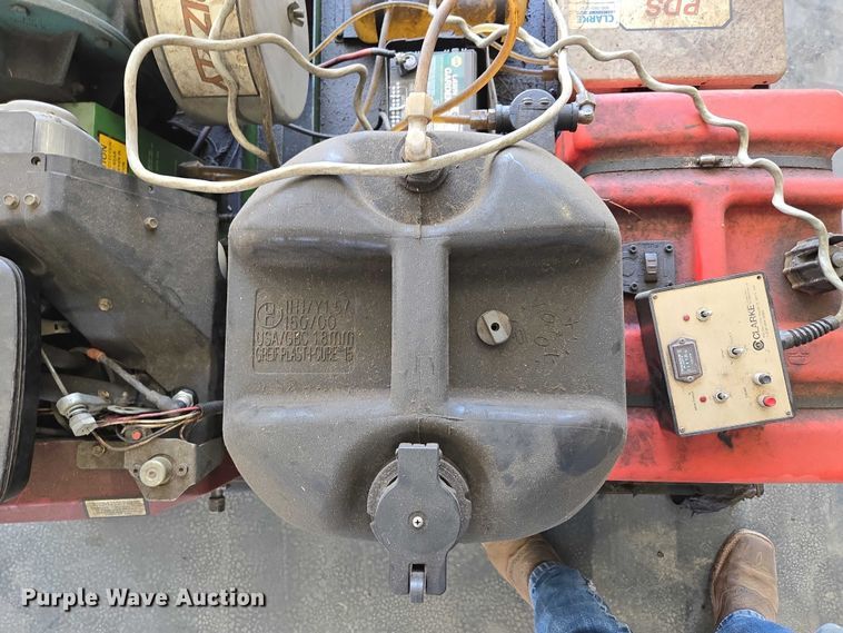 image for item EN2020 Clarke Grizzly turf 