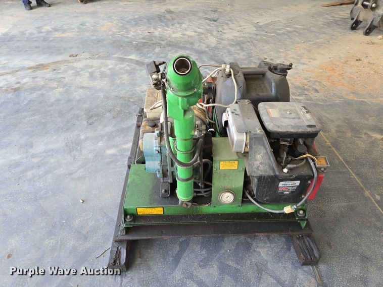 image for item EN2020 Clarke Grizzly turf 