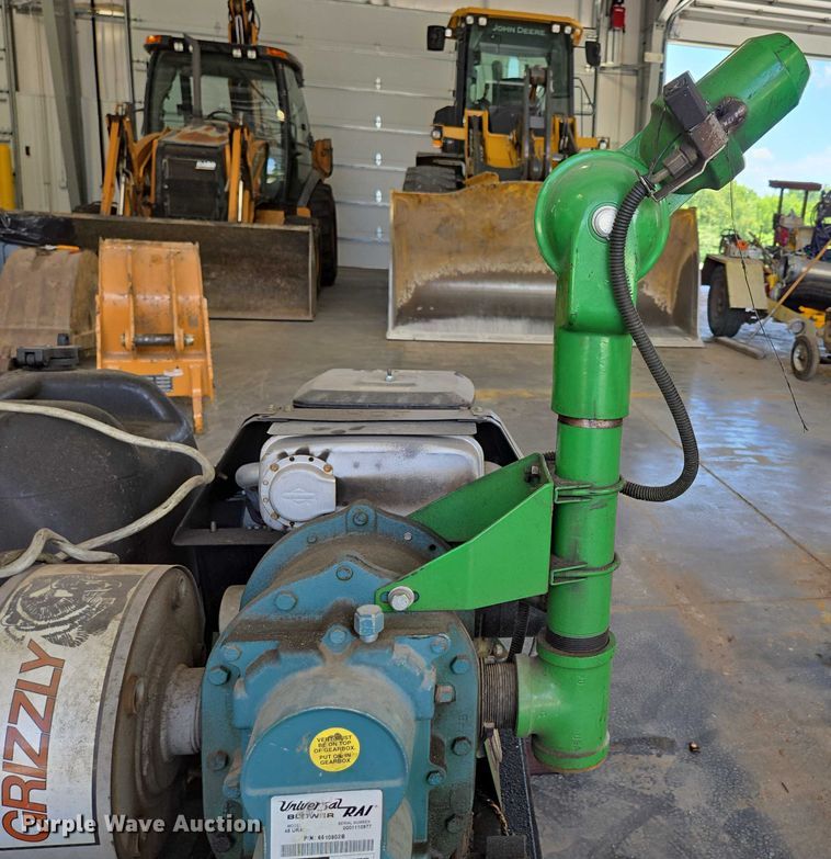 image for item EN2020 Clarke Grizzly turf 