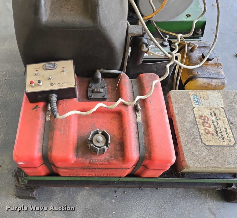 image for item EN2020 Clarke Grizzly turf 