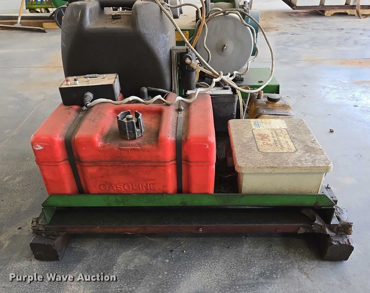 image for item EN2020 Clarke Grizzly turf 