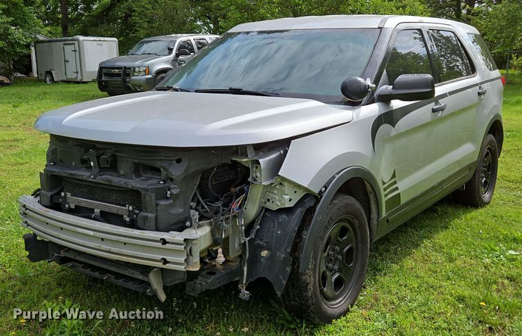 image for item EN3772 2016 Ford Explorer Police Interceptor SUV