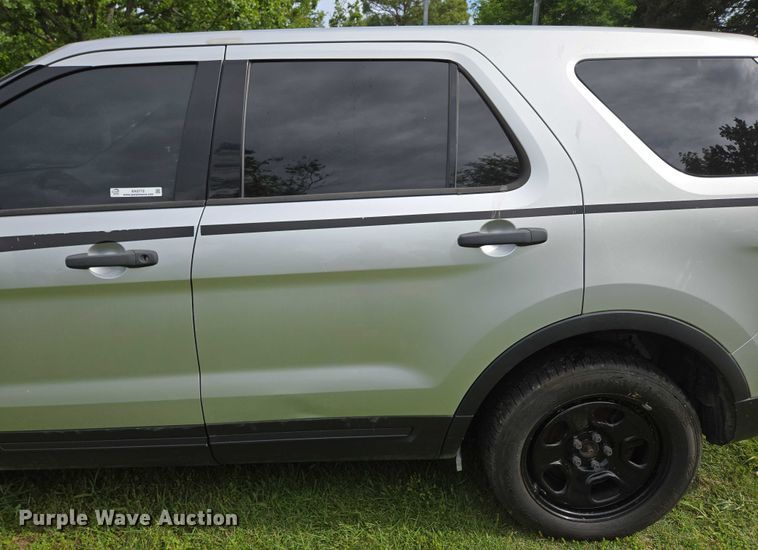 image for item EN3772 2016 Ford Explorer Police Interceptor SUV