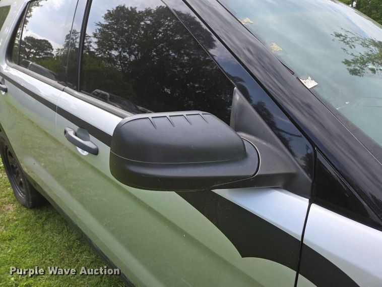 image for item EN3772 2016 Ford Explorer Police Interceptor SUV