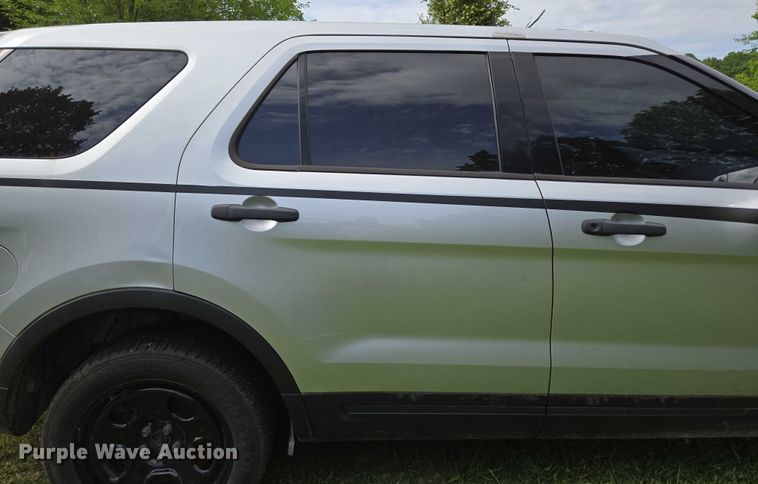 image for item EN3772 2016 Ford Explorer Police Interceptor SUV