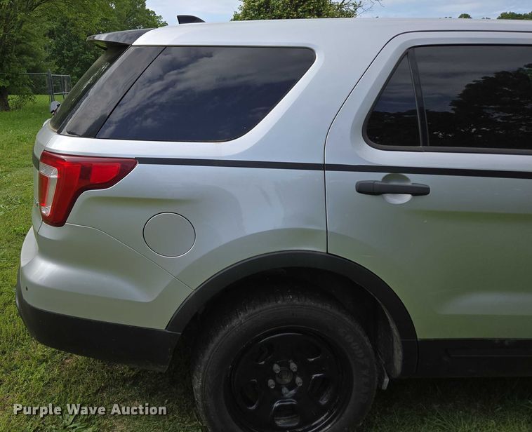 image for item EN3772 2016 Ford Explorer Police Interceptor SUV