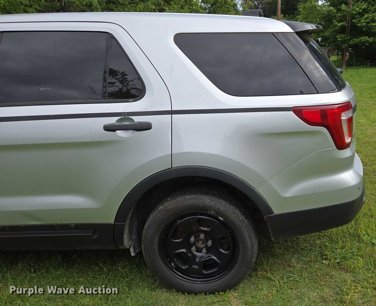 image for item EN3772 2016 Ford Explorer Police Interceptor SUV