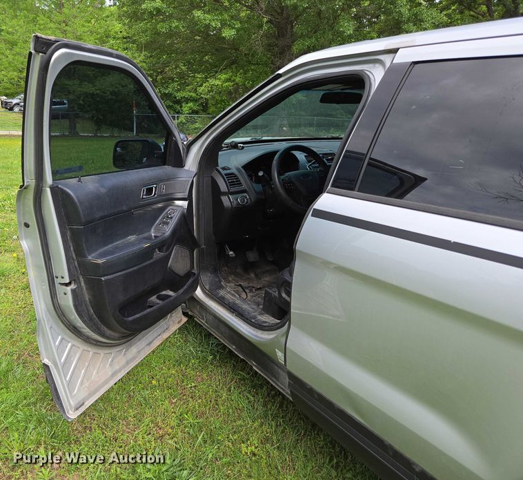 image for item EN3772 2016 Ford Explorer Police Interceptor SUV