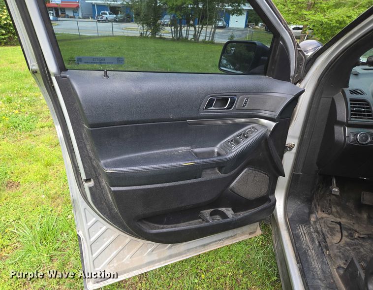 image for item EN3772 2016 Ford Explorer Police Interceptor SUV