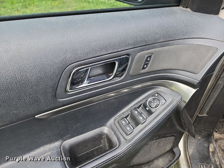 image for item EN3772 2016 Ford Explorer Police Interceptor SUV