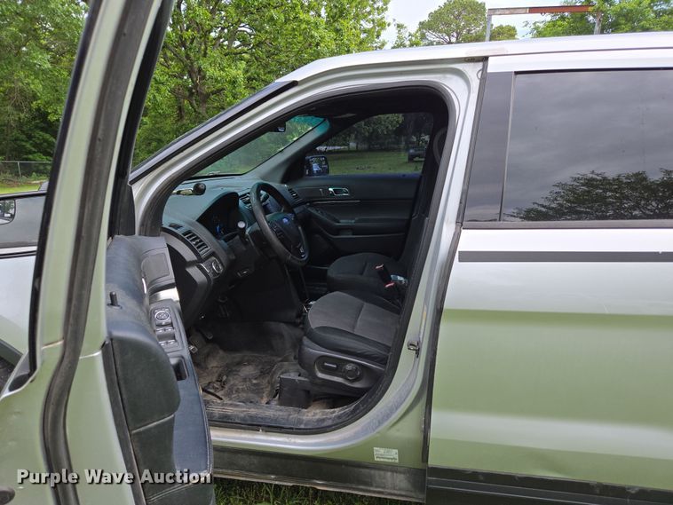 image for item EN3772 2016 Ford Explorer Police Interceptor SUV