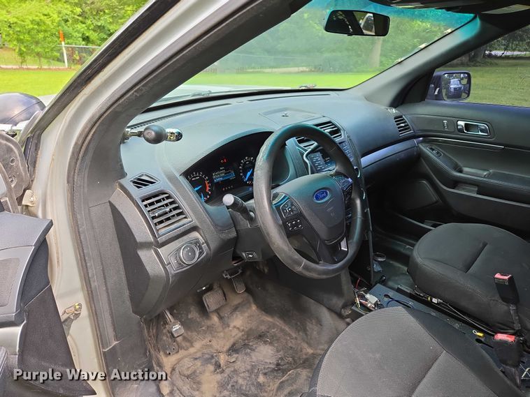 image for item EN3772 2016 Ford Explorer Police Interceptor SUV