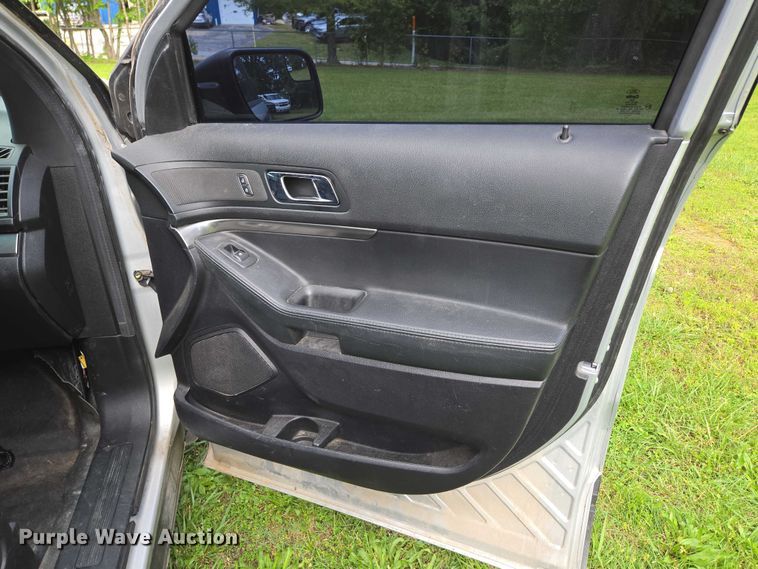 image for item EN3772 2016 Ford Explorer Police Interceptor SUV