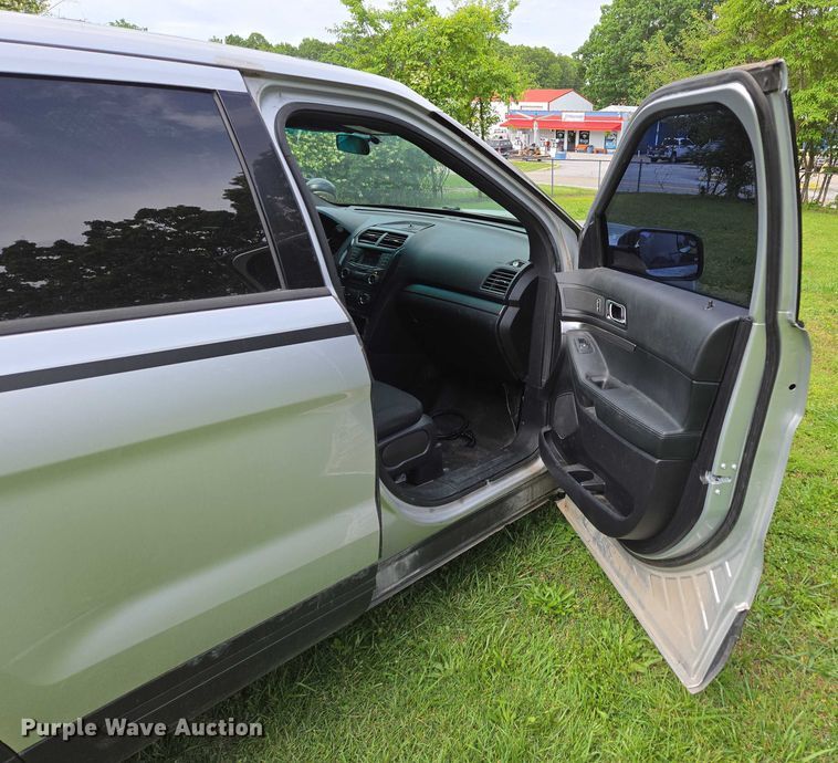 image for item EN3772 2016 Ford Explorer Police Interceptor SUV