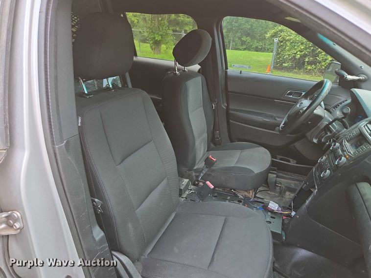image for item EN3772 2016 Ford Explorer Police Interceptor SUV