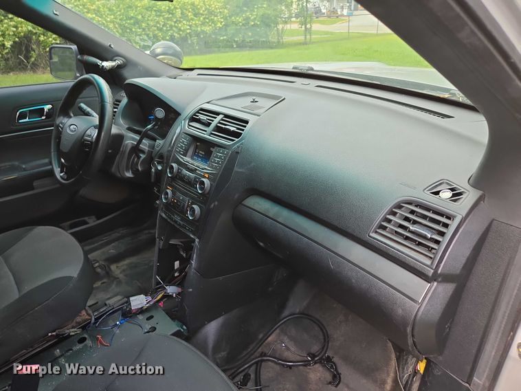image for item EN3772 2016 Ford Explorer Police Interceptor SUV