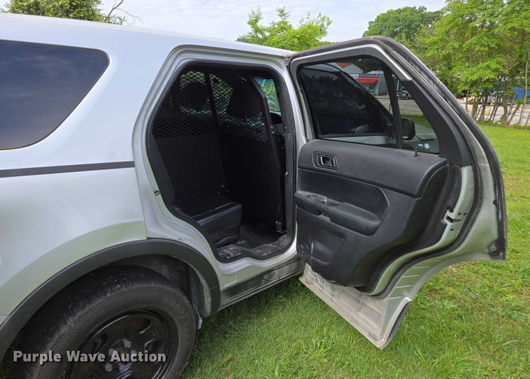 image for item EN3772 2016 Ford Explorer Police Interceptor SUV