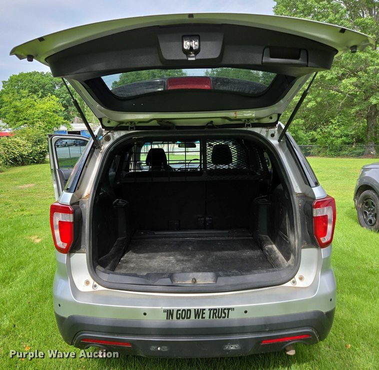 image for item EN3772 2016 Ford Explorer Police Interceptor SUV