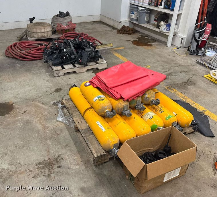 image for item EN4647 Rescue equipment 