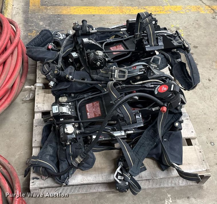 image for item EN4647 Rescue equipment 