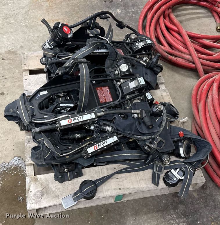 image for item EN4647 Rescue equipment 