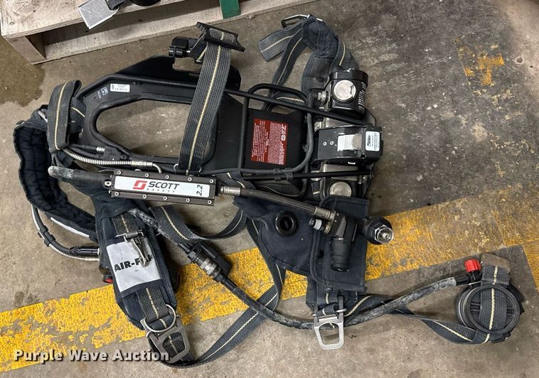 image for item EN4647 Rescue equipment 