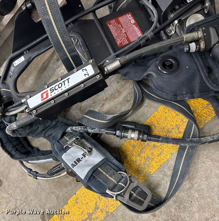 image for item EN4647 Rescue equipment 
