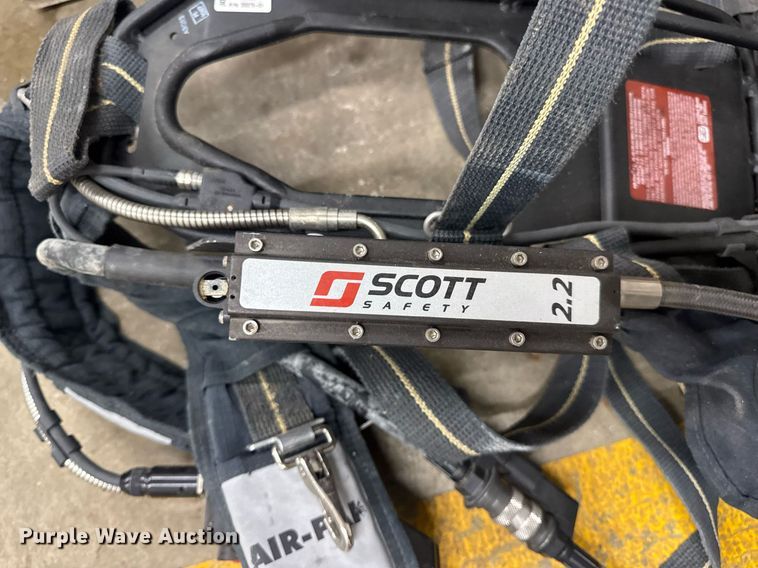 image for item EN4647 Rescue equipment 