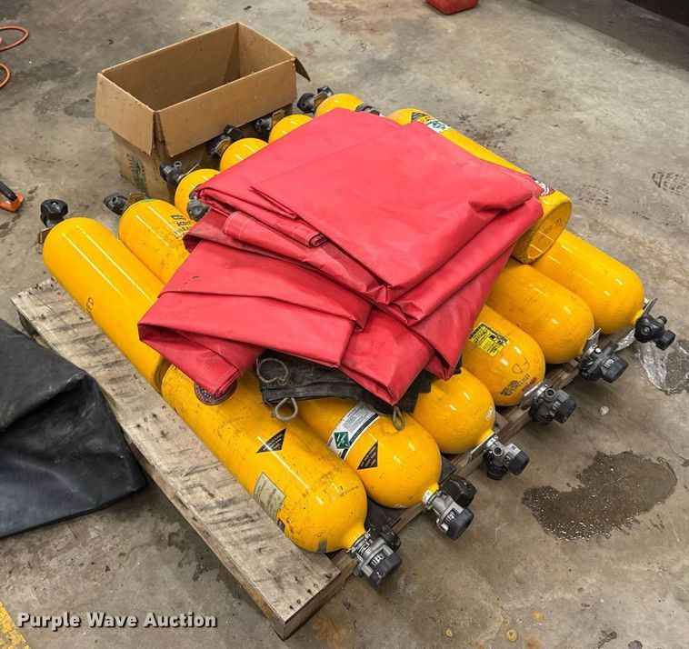 image for item EN4647 Rescue equipment 